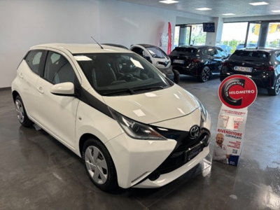 Toyota Aygo 1.0 VVT-i 69 CV 5 porte x-cool MMT usata