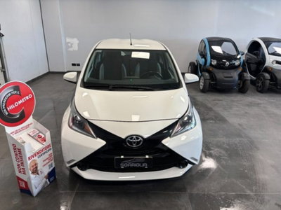 Toyota Aygo 1.0 VVT-i 69 CV 5 porte x-cool MMT (2)
