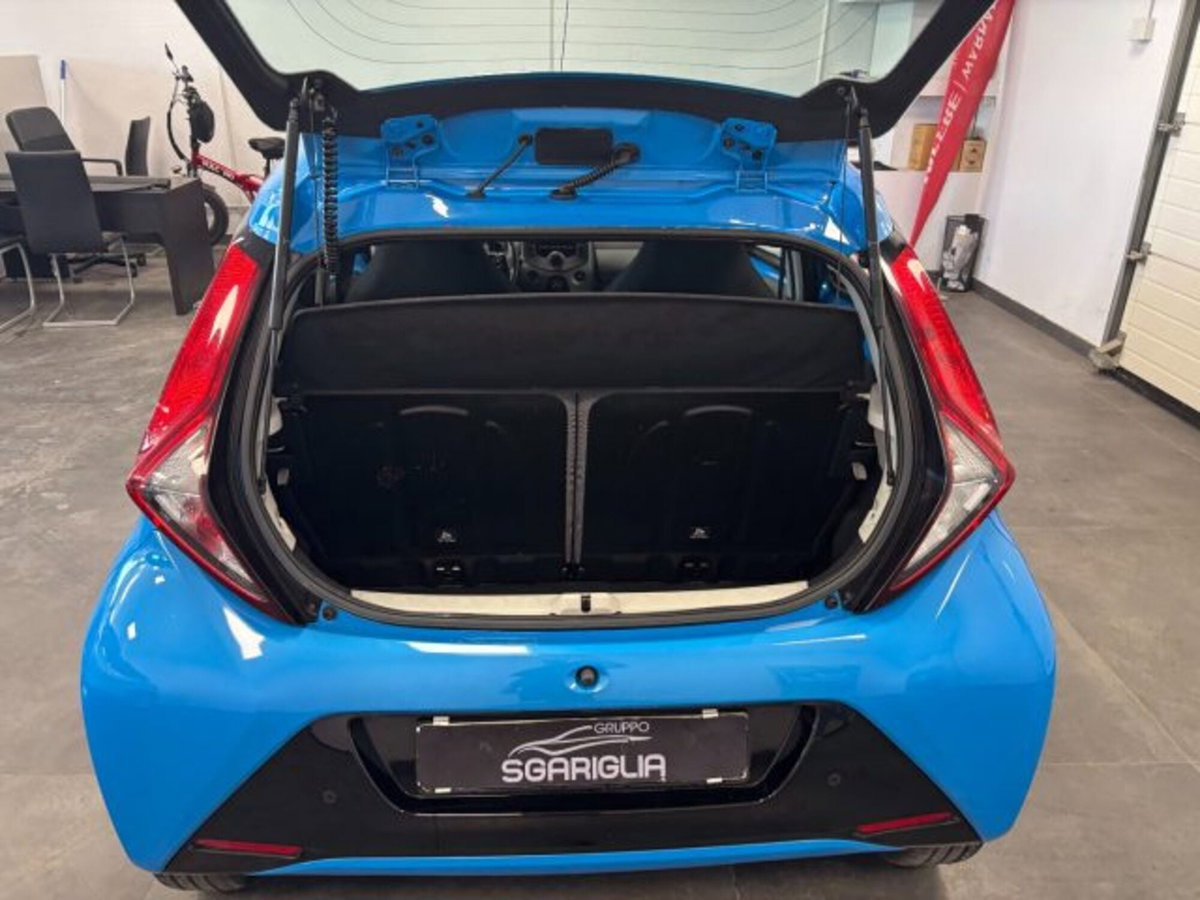Toyota Aygo 1.0 VVT-i 69 CV 5 porte x-wave MMT (13)