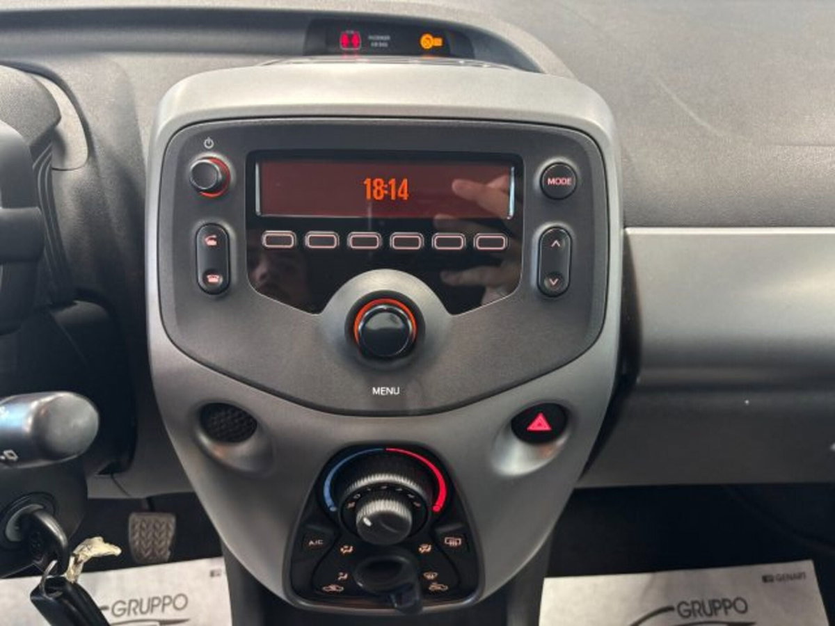Toyota Aygo 1.0 VVT-i 69 CV 5 porte x-wave MMT (14)