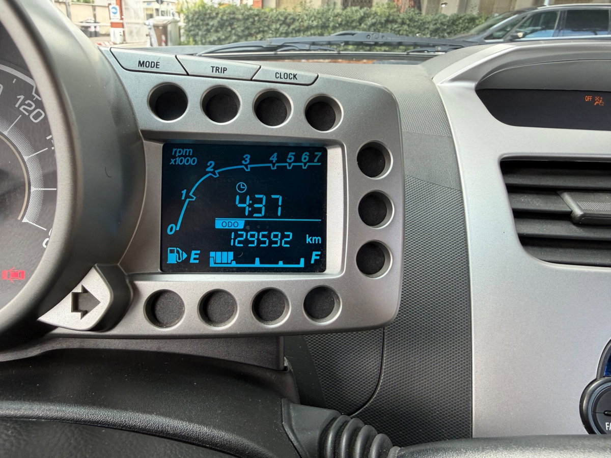 Chevrolet Spark 1.2 LT (15)