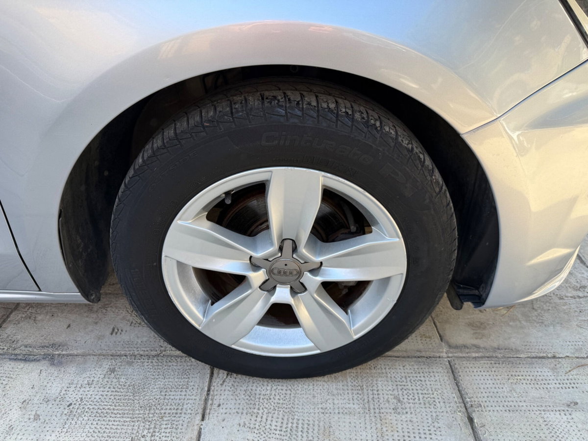 Audi A1 Sportback 1.4 TDI ultra Metal plus (17)
