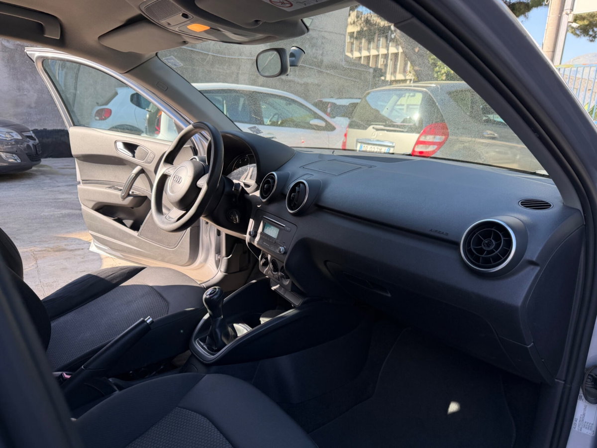 Audi A1 Sportback 1.4 TDI ultra Metal plus (4)