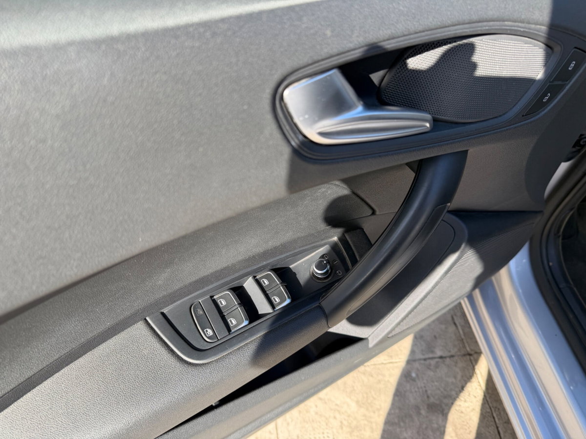 Audi A1 Sportback 1.4 TDI ultra Metal plus (6)