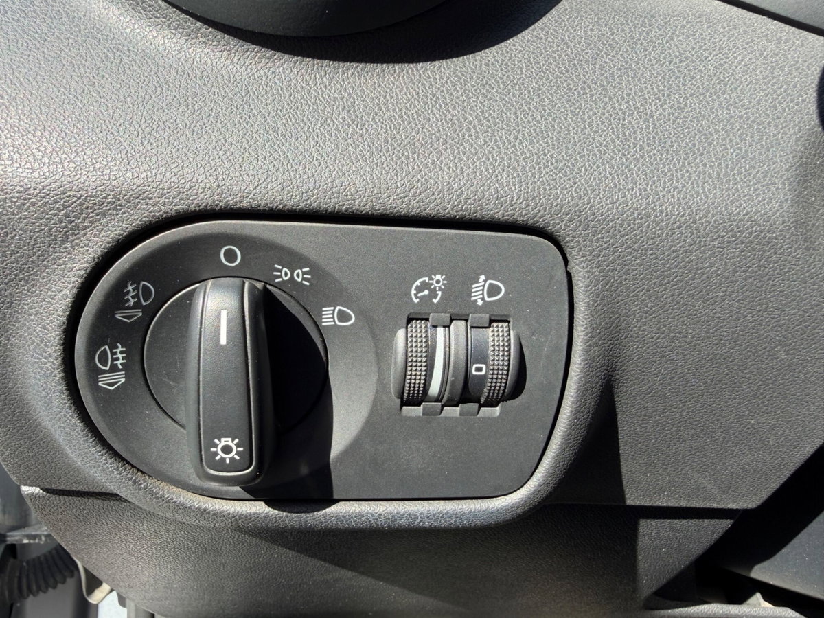 Audi A1 Sportback 1.4 TDI ultra Metal plus (8)