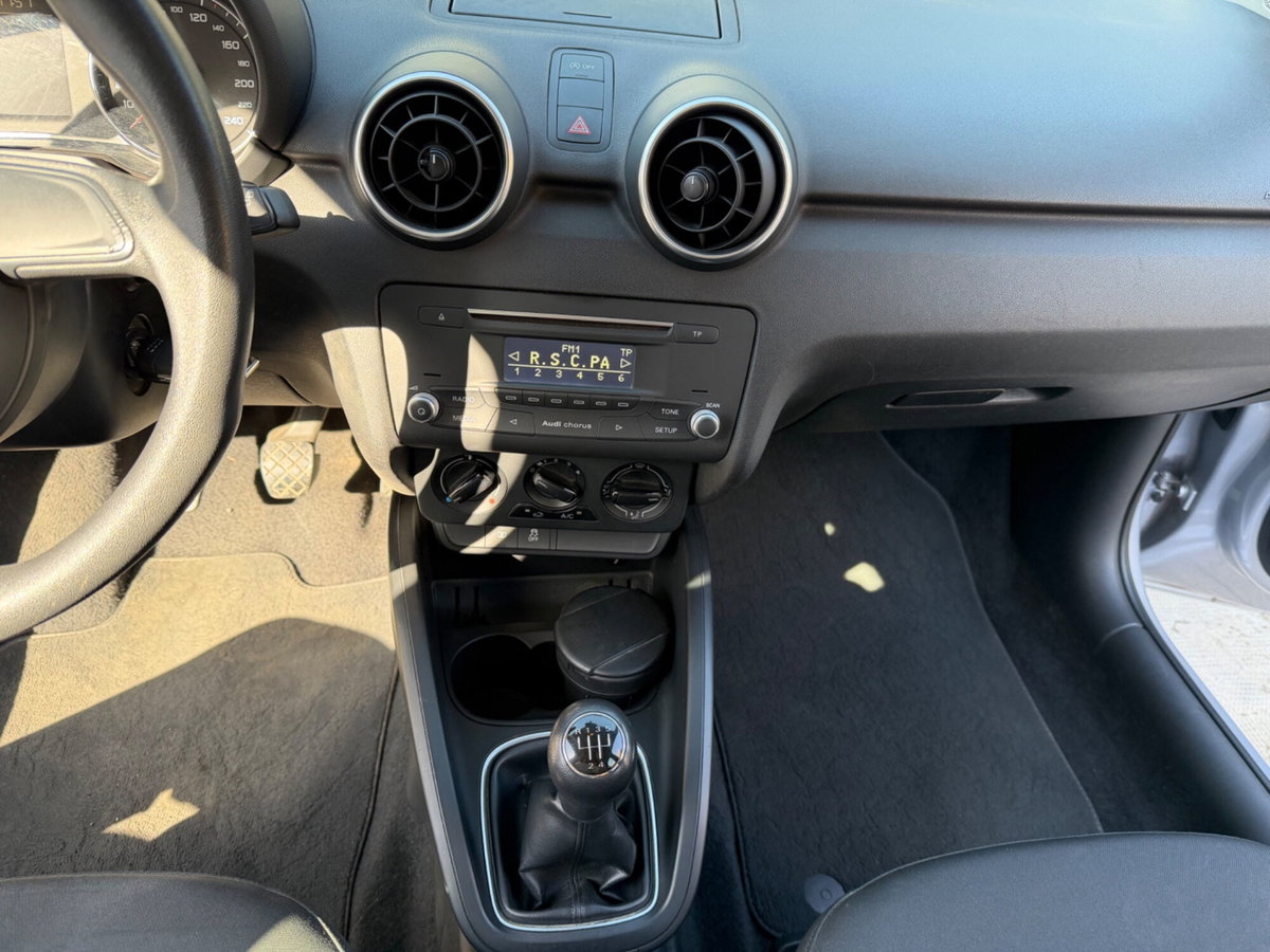 Audi A1 Sportback 1.4 TDI ultra Metal plus (9)
