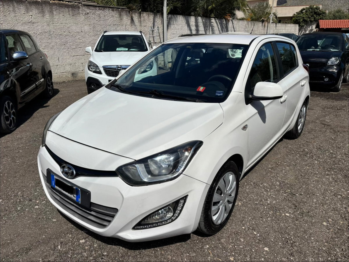 Hyundai i20 1.1 CRDi 5p. Classic (2)