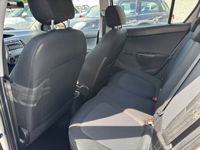 Hyundai i20 1.1 CRDi 5p. Classic (6)