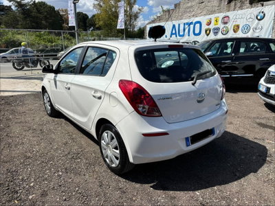 Hyundai i20 1.1 CRDi 5p. Classic (7)