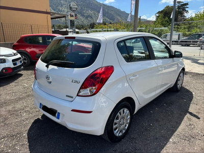 Hyundai i20 1.1 CRDi 5p. Classic (8)