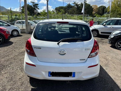 Hyundai i20 1.1 CRDi 5p. Classic (9)