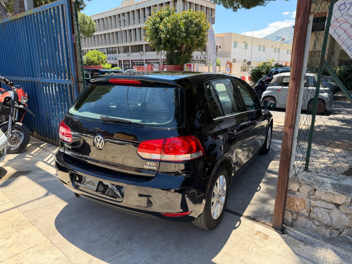 Volkswagen Golf 1.6 TDI DPF 5p. Comfortline (18)