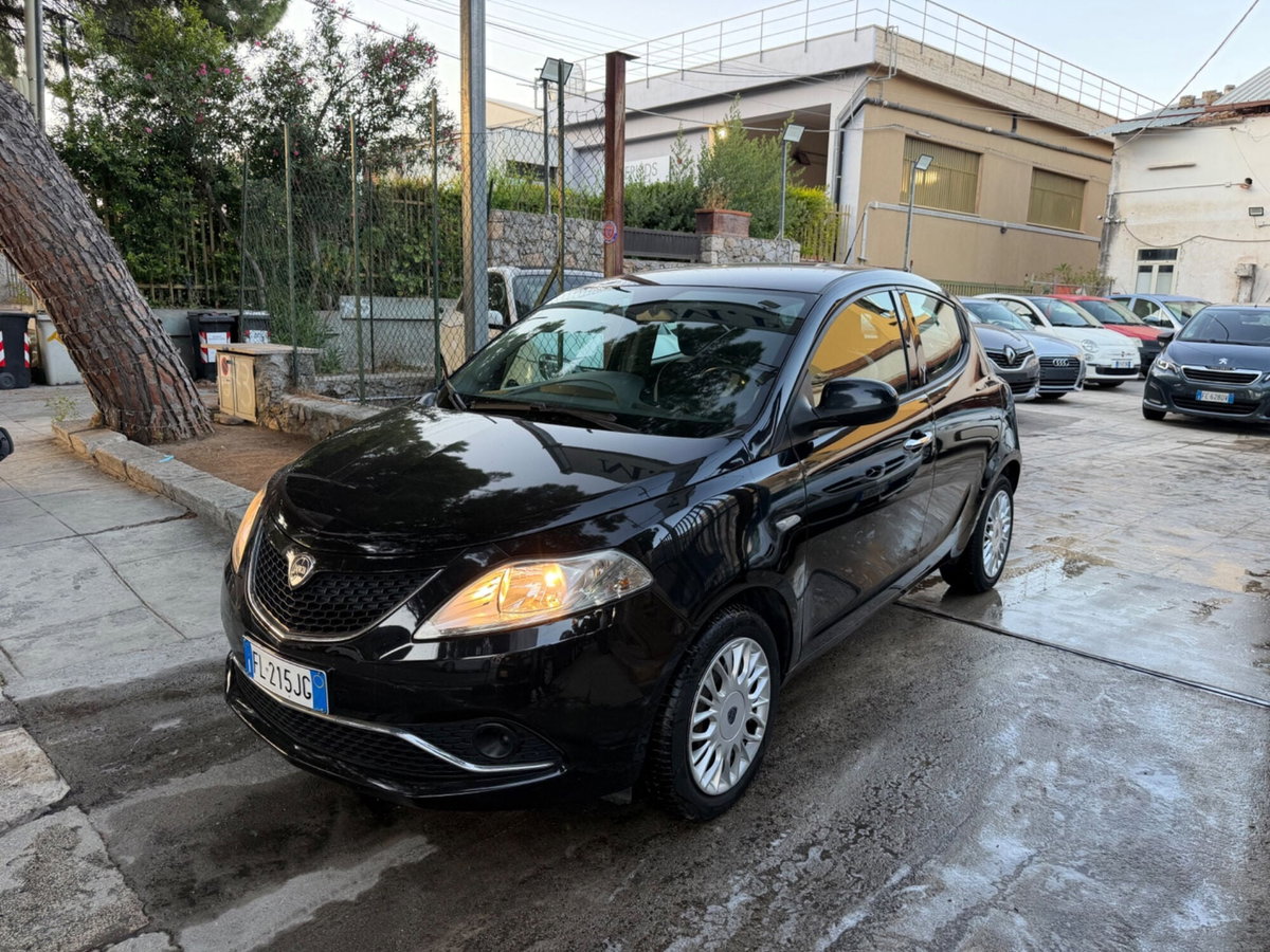 Lancia Ypsilon 1.3 MJT 16V 95 CV 5 porte S&S Gold