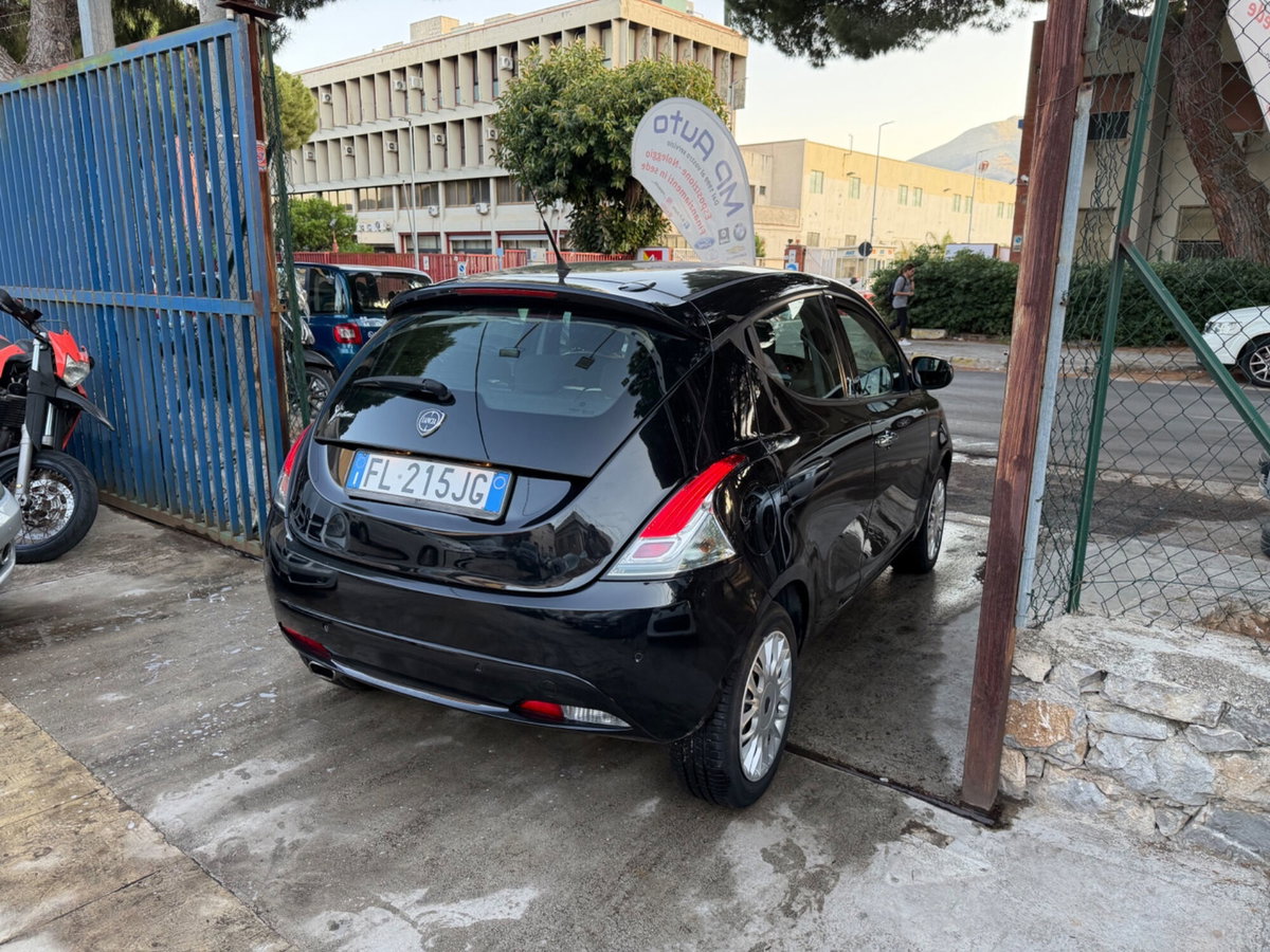 Lancia Ypsilon 1.3 MJT 16V 95 CV 5 porte S&S Gold (11)