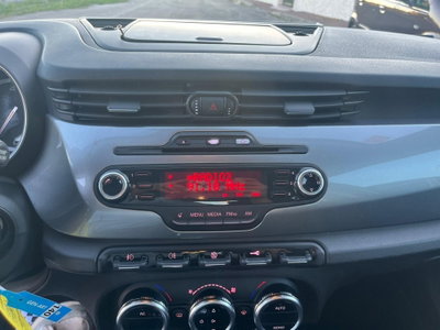 Alfa Romeo Giulietta 1.6 JTDm-2 Distinctive (13)