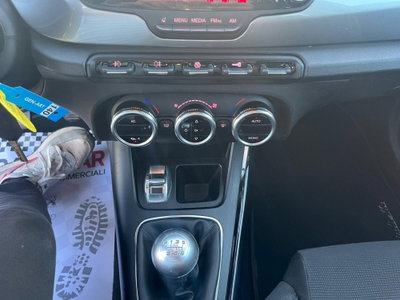 Alfa Romeo Giulietta 1.6 JTDm-2 Distinctive (14)
