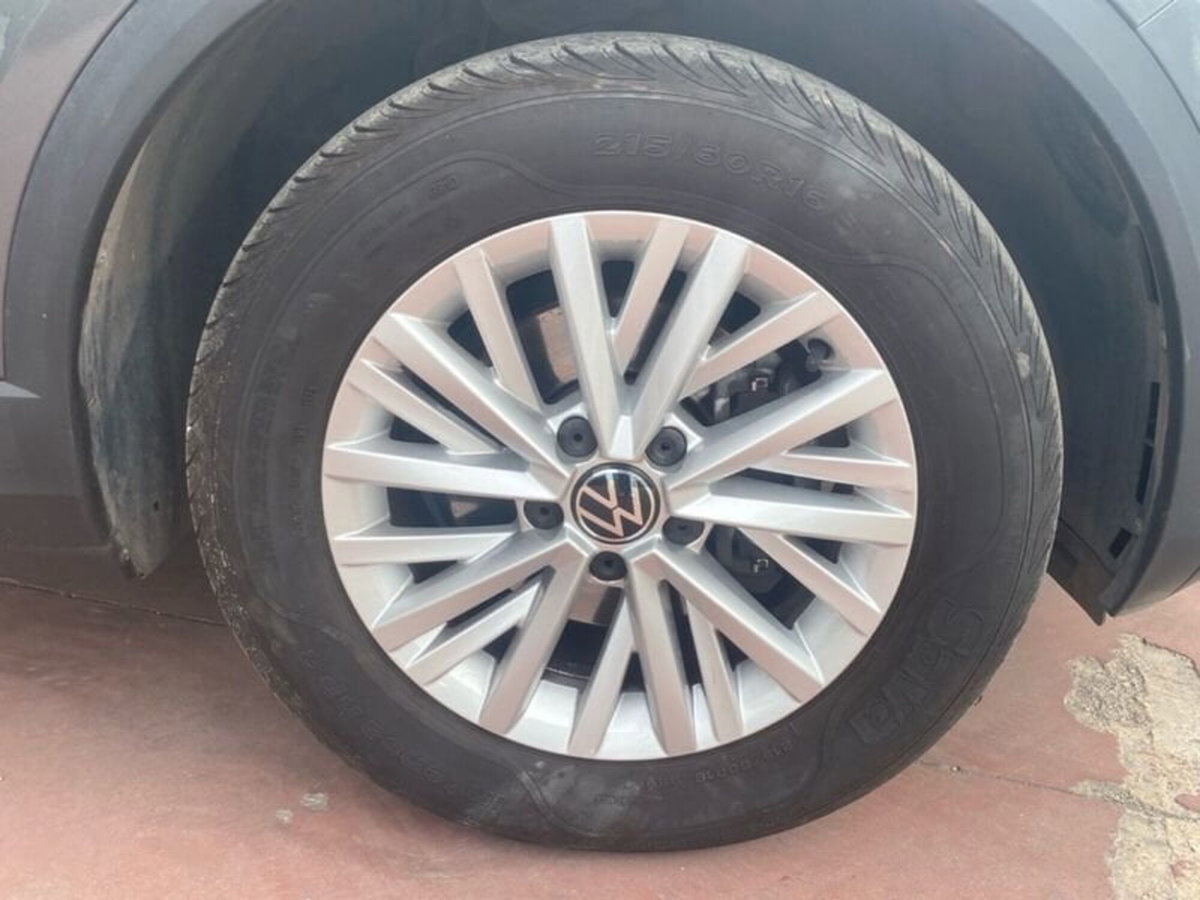 Volkswagen T-Roc 2.0 tdi R-Line 115cv (11)