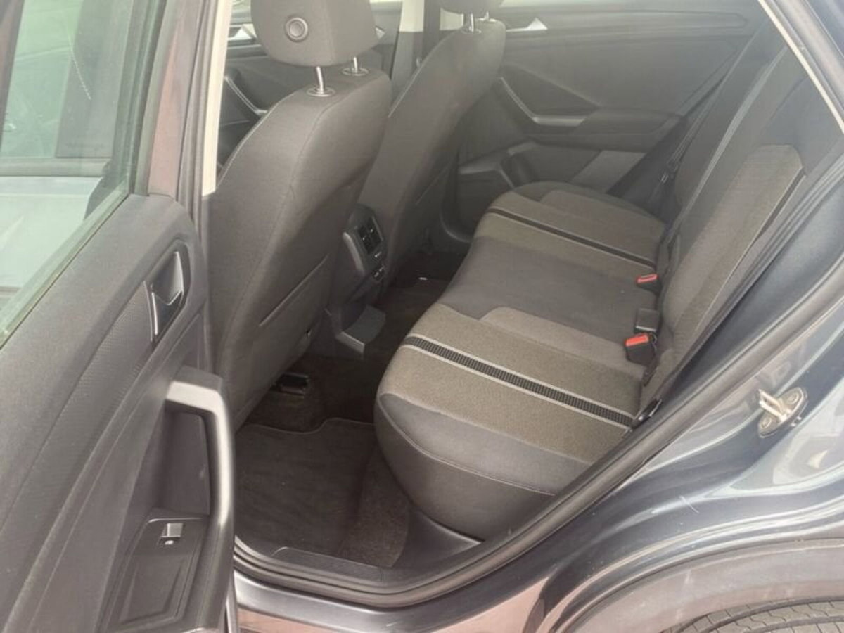 Volkswagen T-Roc 2.0 tdi R-Line 115cv (16)