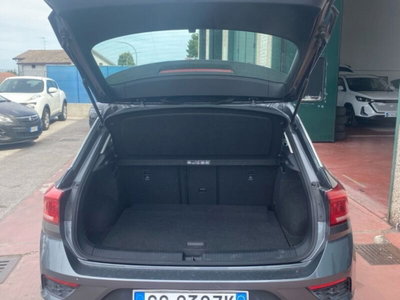 Volkswagen T-Roc 2.0 tdi R-Line 115cv (17)