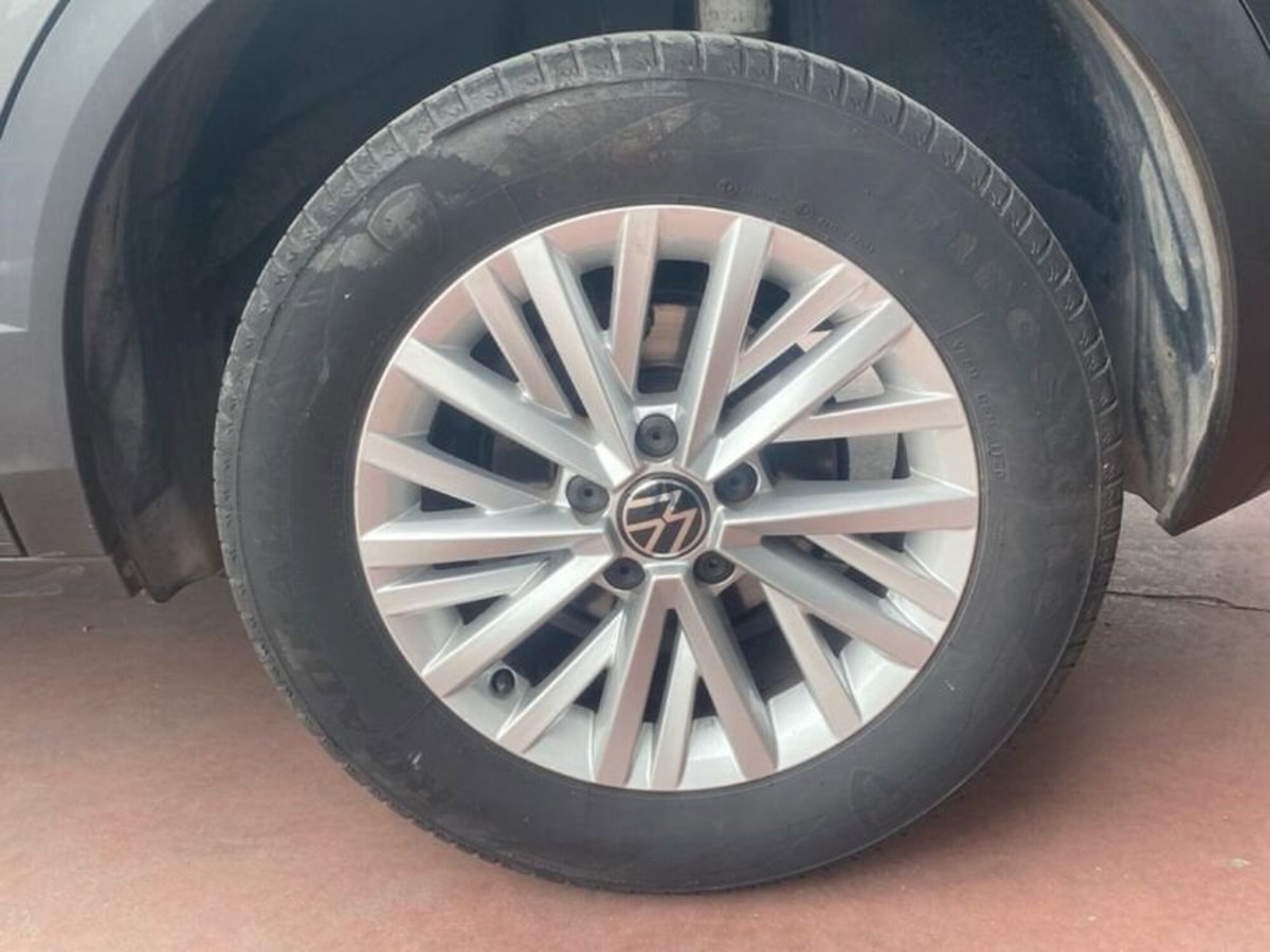 Volkswagen T-Roc 2.0 tdi R-Line 115cv (9)