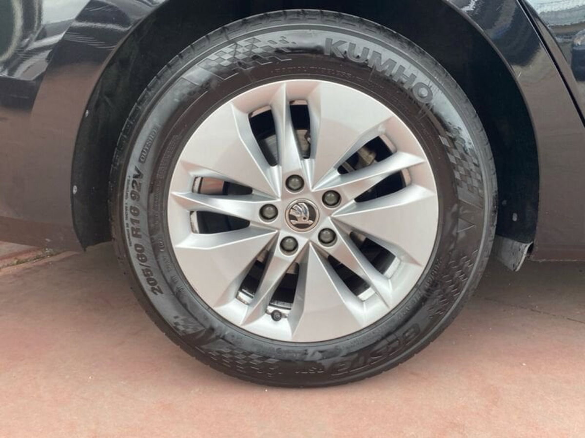 Skoda Octavia 2.0 TDI EVO SCR DSG Executive (11)