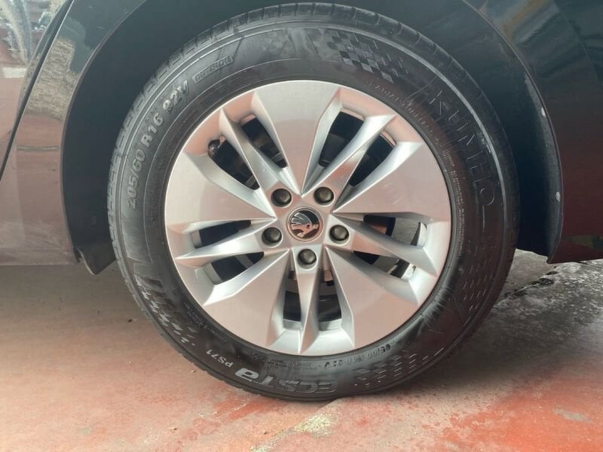 Skoda Octavia 2.0 TDI EVO SCR DSG Executive (15)