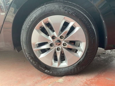 Skoda Octavia 2.0 TDI EVO SCR DSG Executive (15)