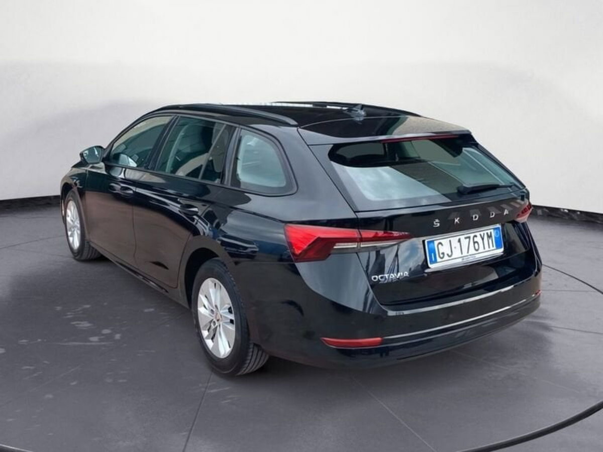 Skoda Octavia 2.0 TDI EVO SCR DSG Executive (3)