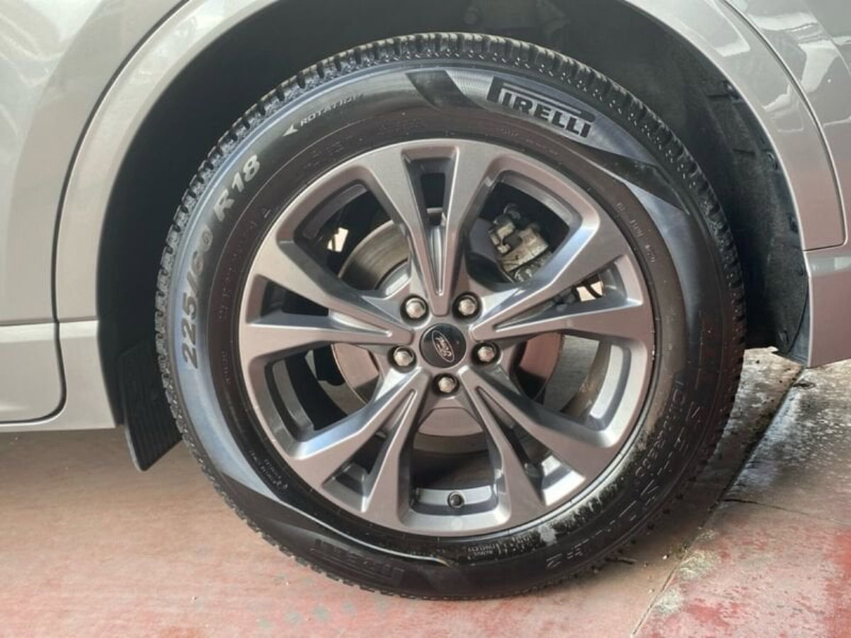 Ford Kuga 1.5 EcoBlue 120 CV 2WD ST-Line (9)