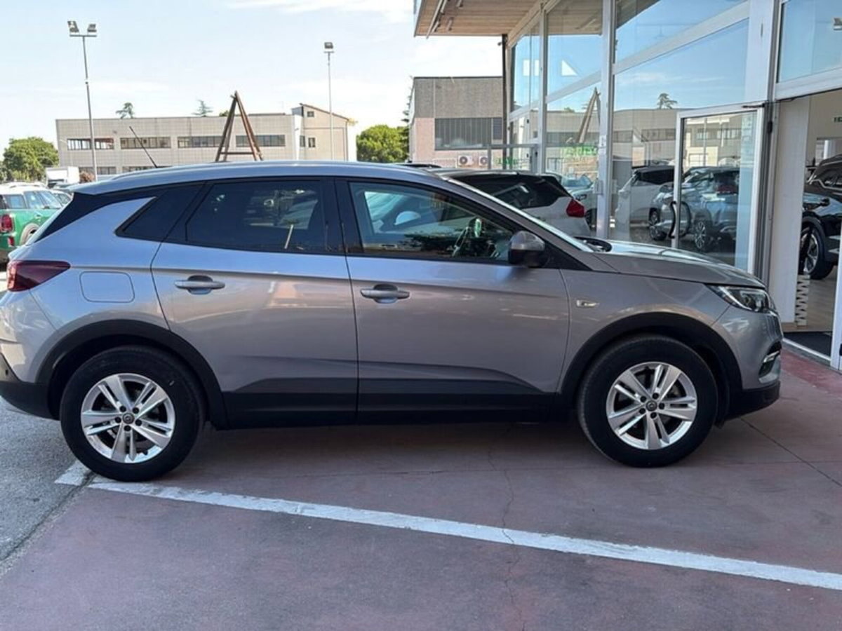 Opel Grandland X 1.5 diesel Ecotec Start&Stop Elegance (6)
