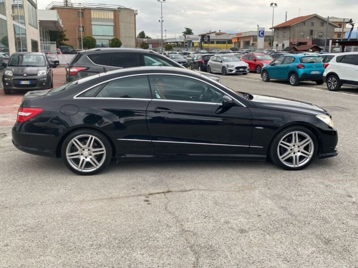 Mercedes-Benz Classe E Coupé 250 CDI Coupé Avantgarde (4)