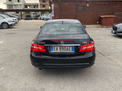 Mercedes-Benz Classe E Coupé 250 CDI Coupé Avantgarde (6)