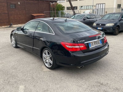 Mercedes-Benz Classe E Coupé 250 CDI Coupé Avantgarde (7)