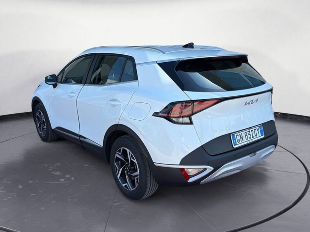 Kia Sportage 1.6 crdi mhev Business dct (2)