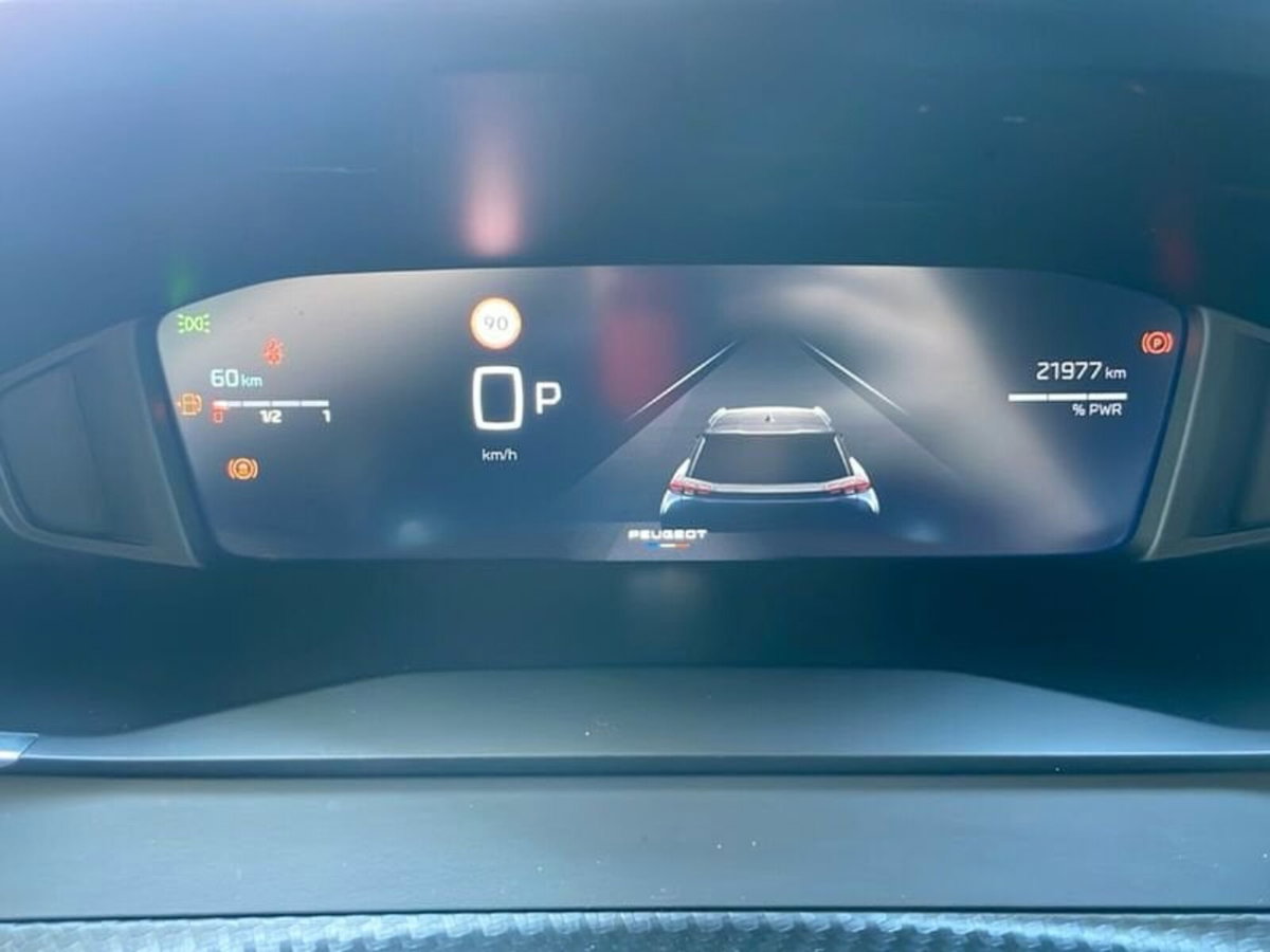 Peugeot 2008 1.2 hybrid Active 136cv e-dcs6 (14)