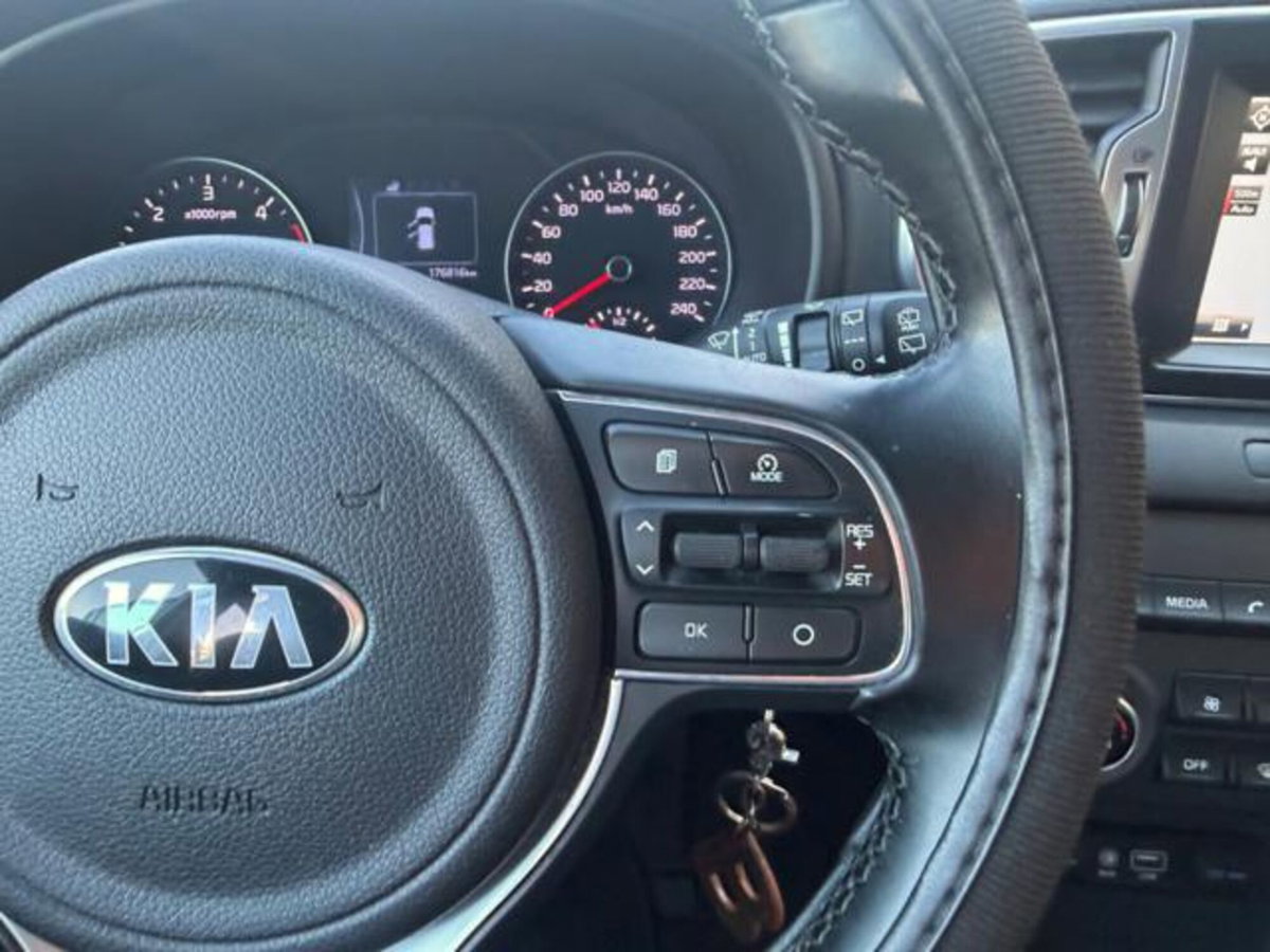 Kia Sportage 1.7 CRDI 2WD Active (18)