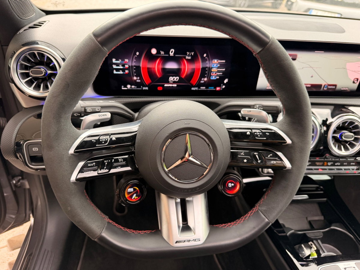 Mercedes-Benz Classe A 35 AMG 4Matic (13)