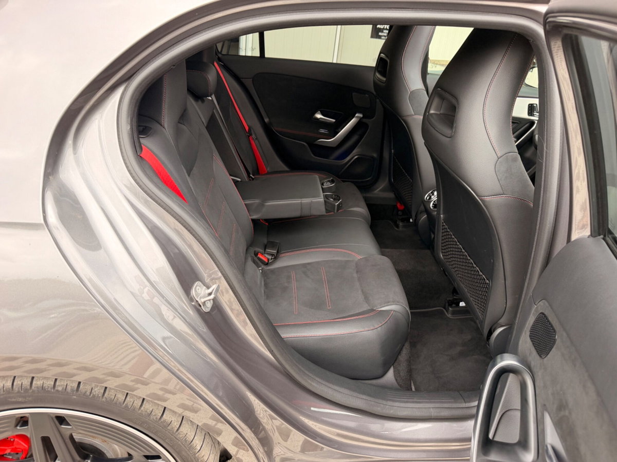 Mercedes-Benz Classe A 35 AMG 4Matic (20)