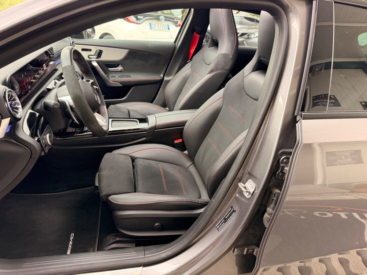Mercedes-Benz Classe A 35 AMG 4Matic (9)