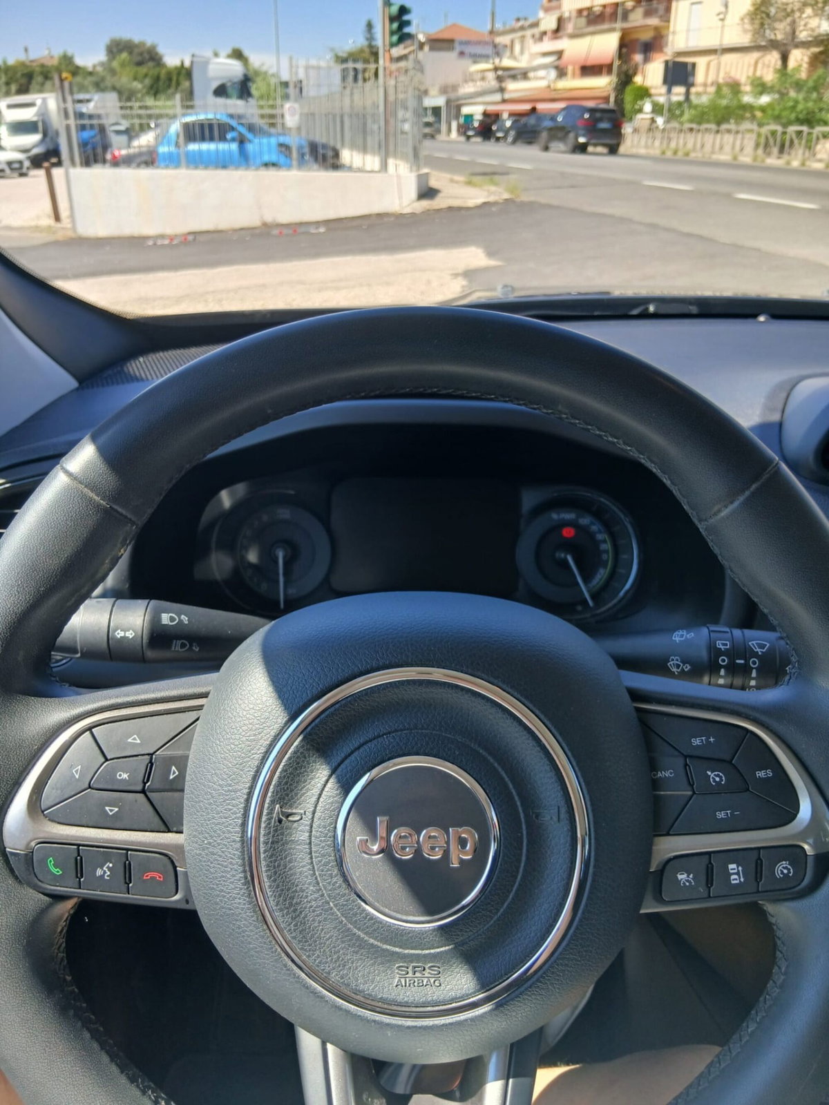 Jeep Renegade 1.3 T4 190CV PHEV 4xe AT6 Business Plus (12)