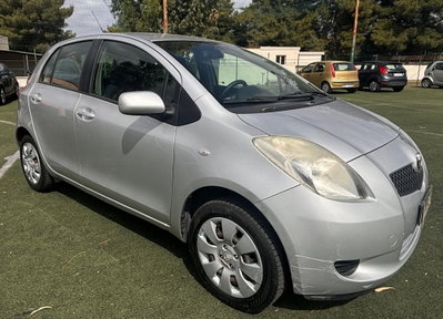 Toyota Yaris 1.0 5 porte usata