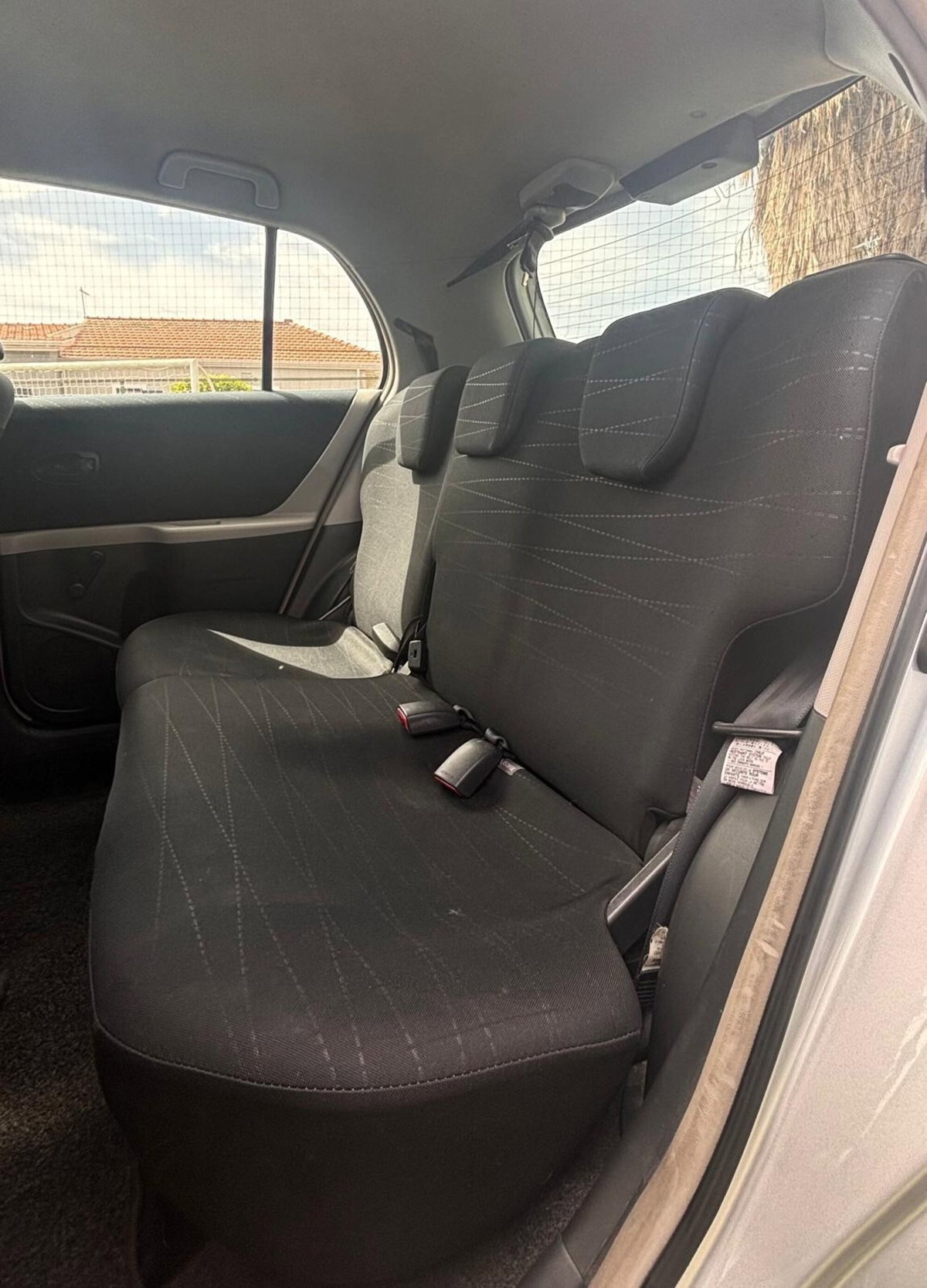 Toyota Yaris 1.0 5 porte (10)