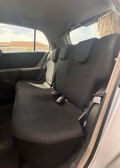 Toyota Yaris 1.0 5 porte (10)
