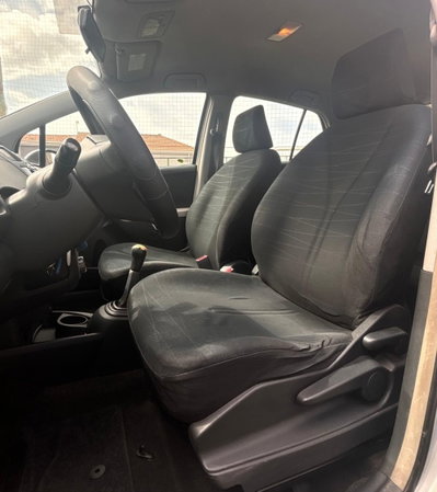 Toyota Yaris 1.0 5 porte (13)