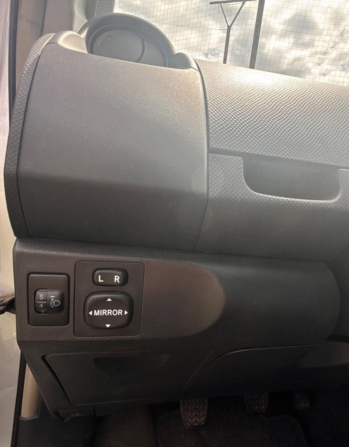Toyota Yaris 1.0 5 porte (18)