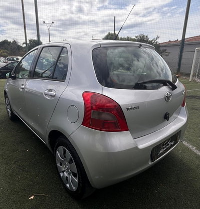 Toyota Yaris 1.0 5 porte (6)