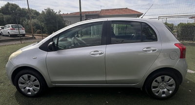 Toyota Yaris 1.0 5 porte (7)