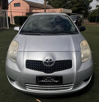 Toyota Yaris 1.0 5 porte (9)