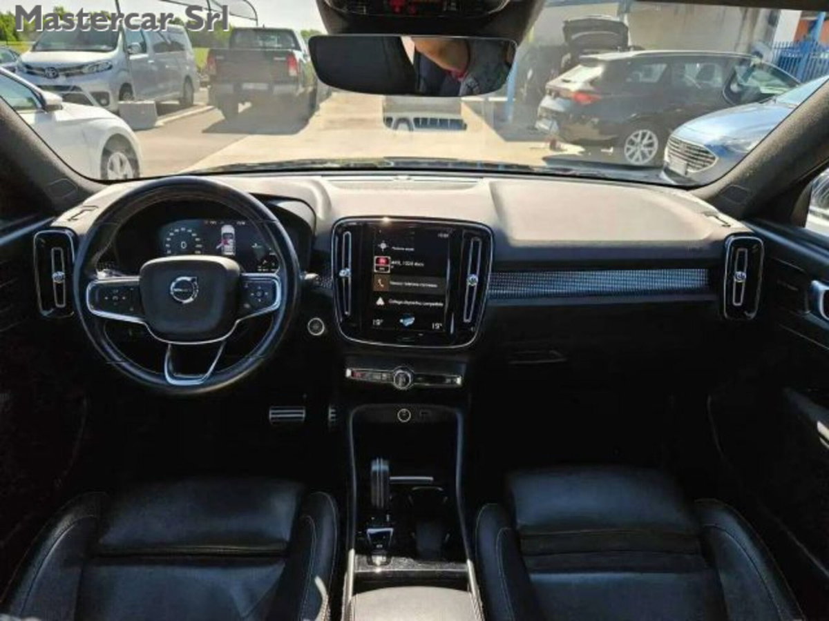 Volvo XC40 T5 Recharge Plug-in Hybrid R-design (11)