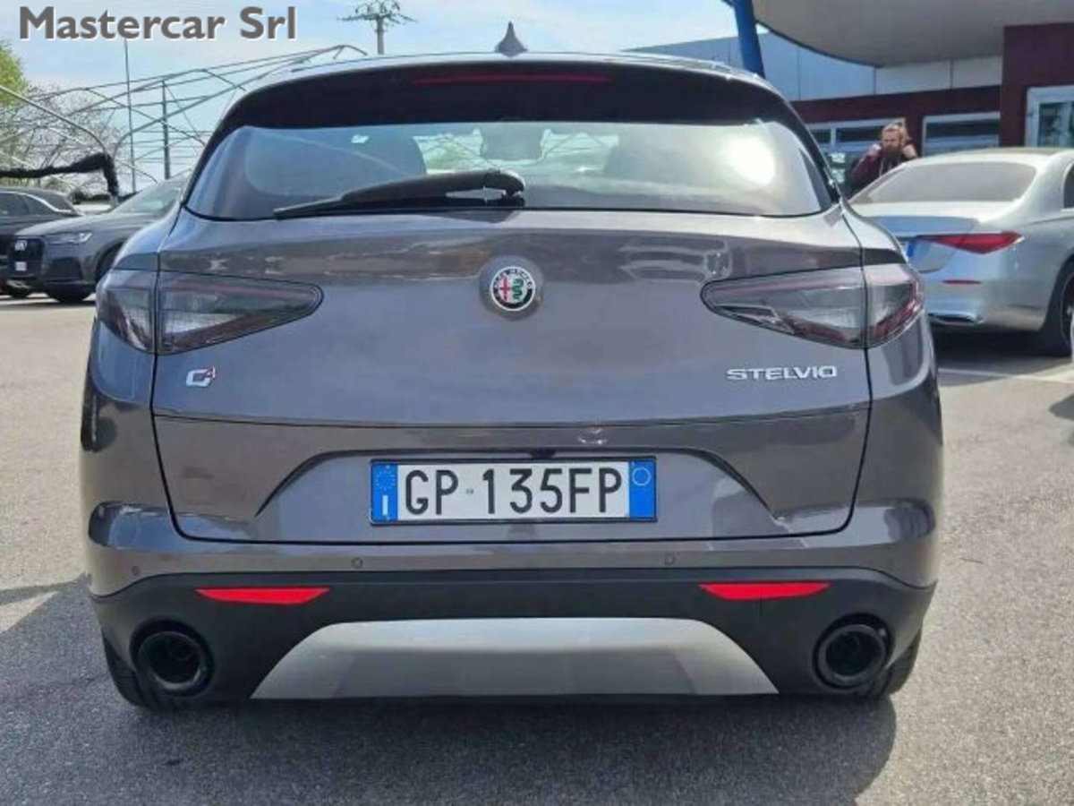 Alfa Romeo Stelvio 2.2 t Intensa Q4 210cv auto (4)